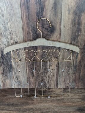 PrettyLittleThing Gold Heart Jewelry Scarf Belt Accessory Hanger     Q267
